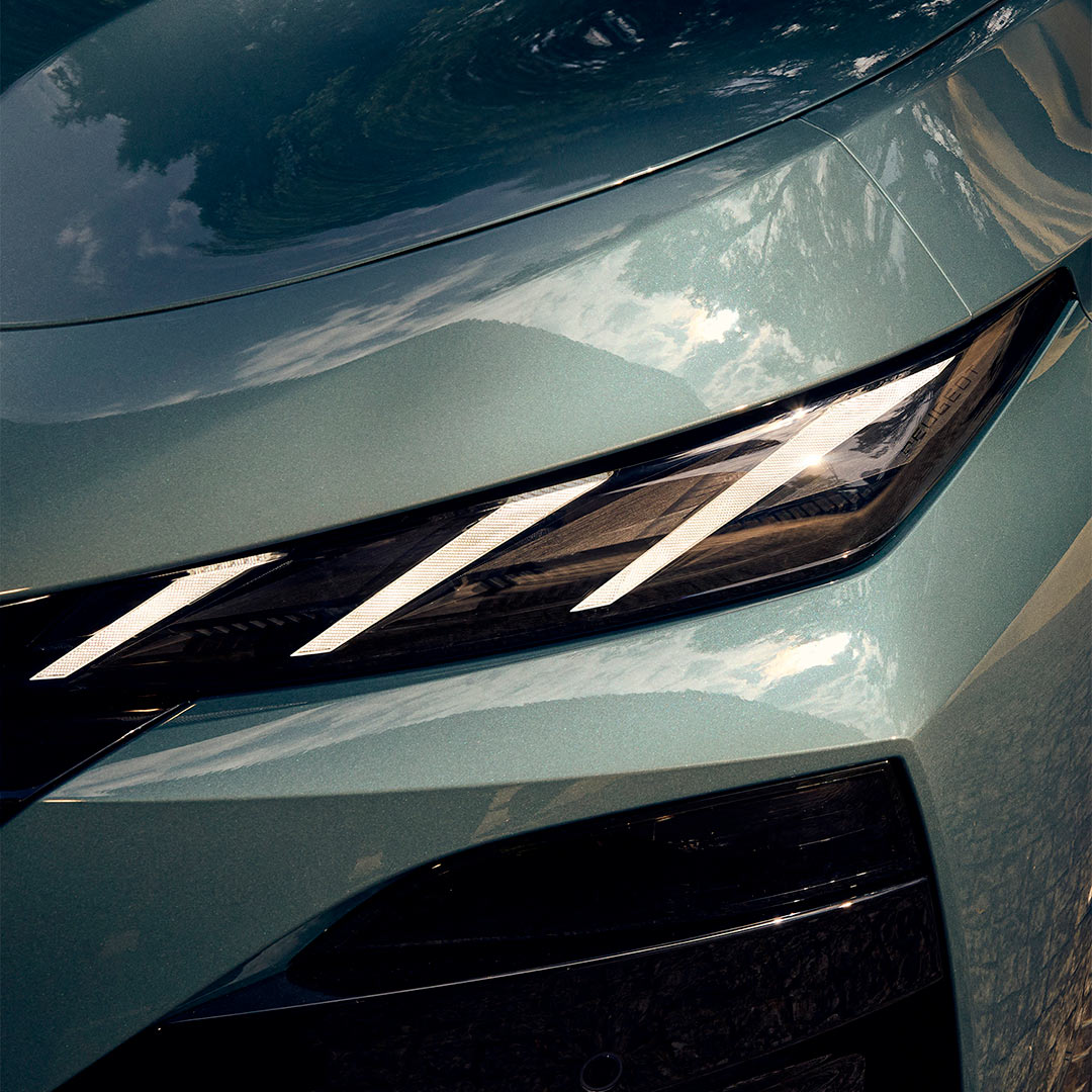 New PEUGEOT 308 SW illuminated front face